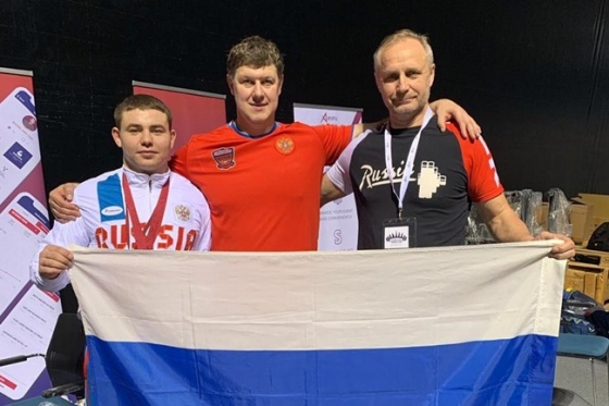 Омский пауэрлифтер выиграл «серебро» на чемпионате мира
