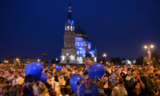 Флора, звезды, фестиваль фейерверков: День города в Омске