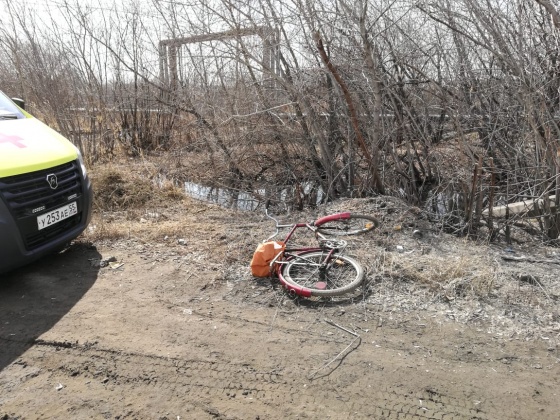 В Омске большегруз насмерть задавил велосипедиста