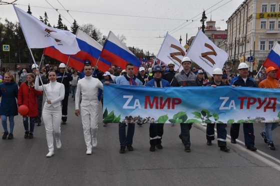 В Омске участниками первомайского шествия стали около 20 тысяч человек