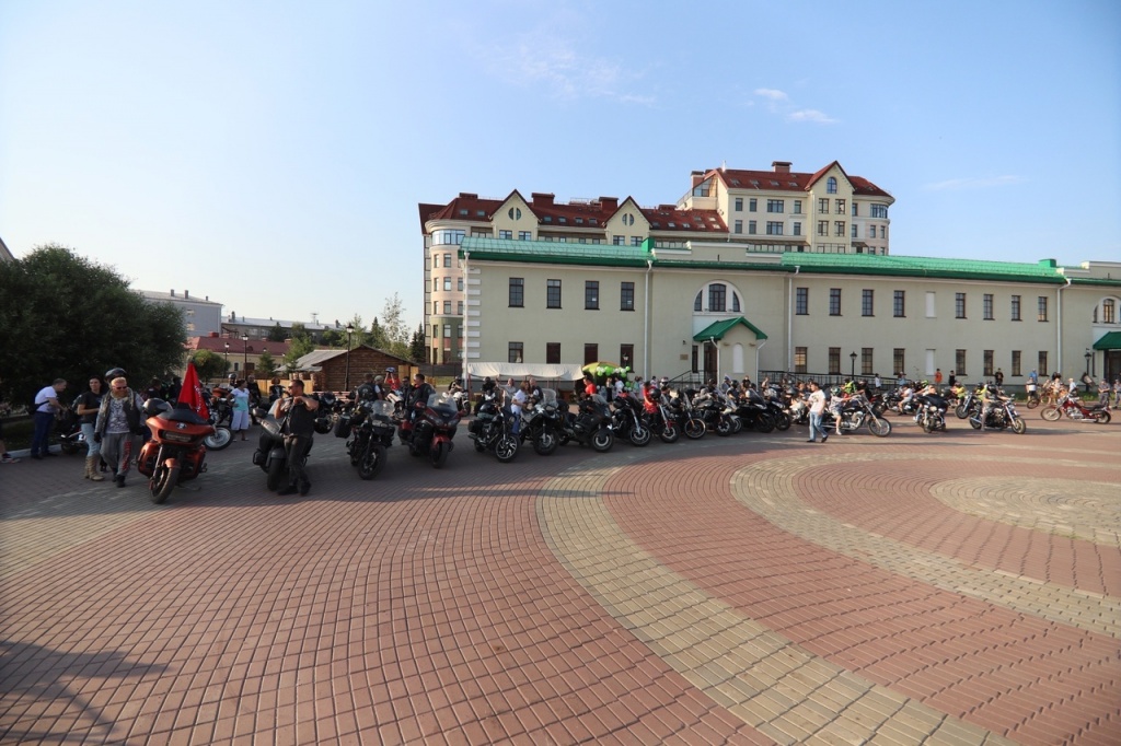 байкер один.jpg