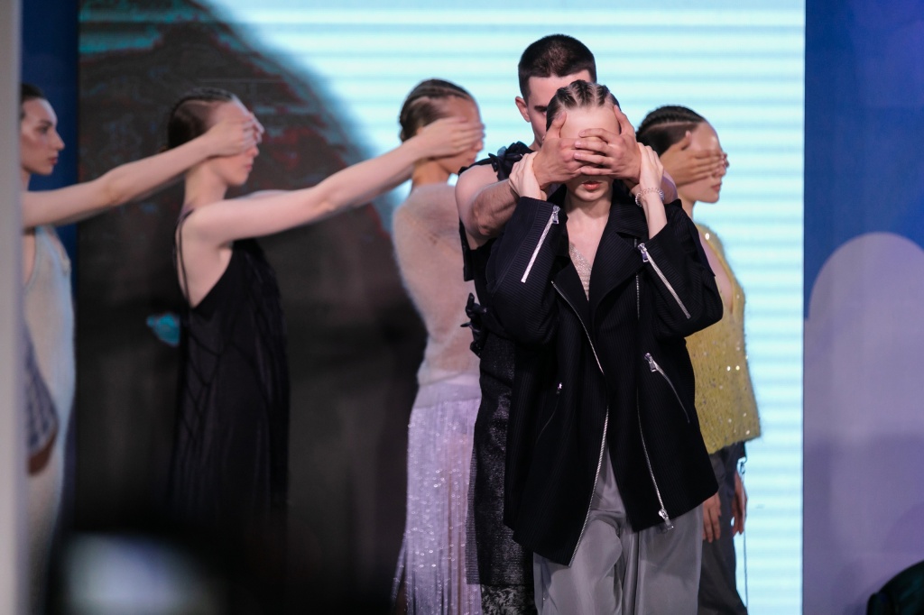 -LZ9_0htxxk.jpg -LZ9_0htxxk.jpg