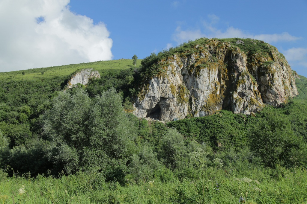 Сибирские археологи обнаружили место обитания европейских неандертальцев на Алтае (1).jpg
