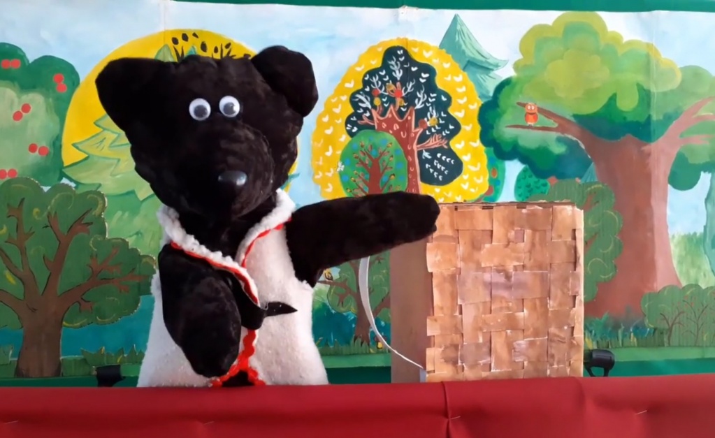 N-GuTsSLLBg.jpg N-GuTsSLLBg.jpg