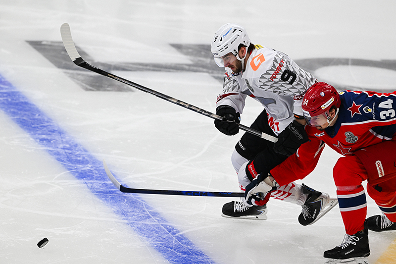 Омский «Авангард» одержал третью победу над ЦСКА в плей-офф КХЛ 