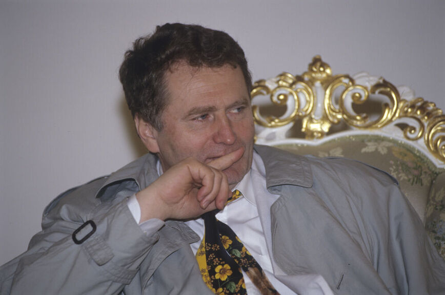 Жириновский мог снять пиджак и отдать его нуждающемуся