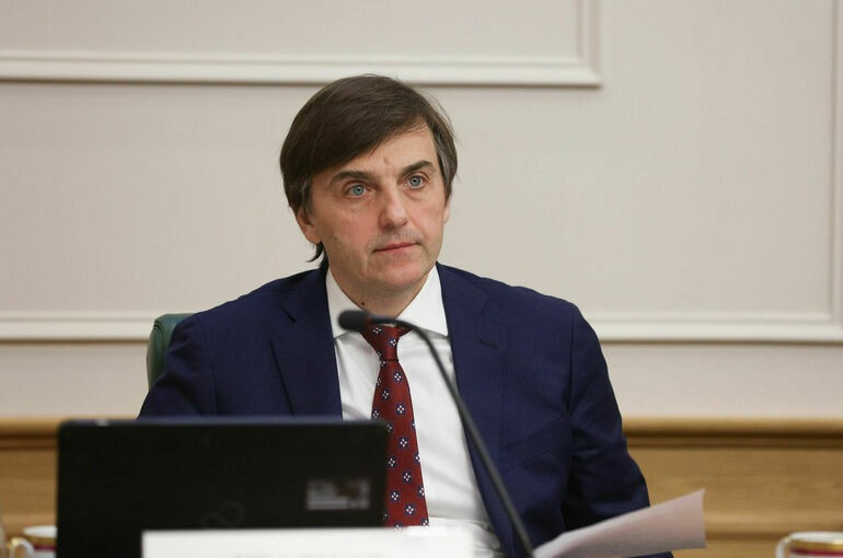 Российские школьники с 1 сентября будут учиться по новой программе