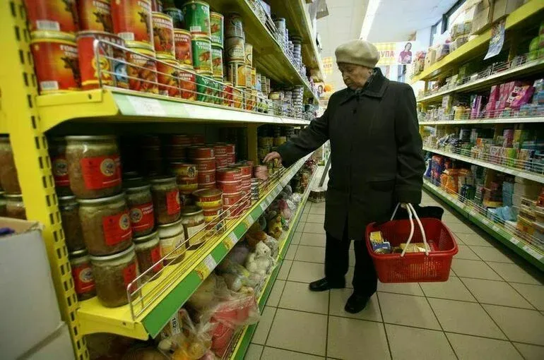 В Омске значительно подорожал минимальный набор продуктов