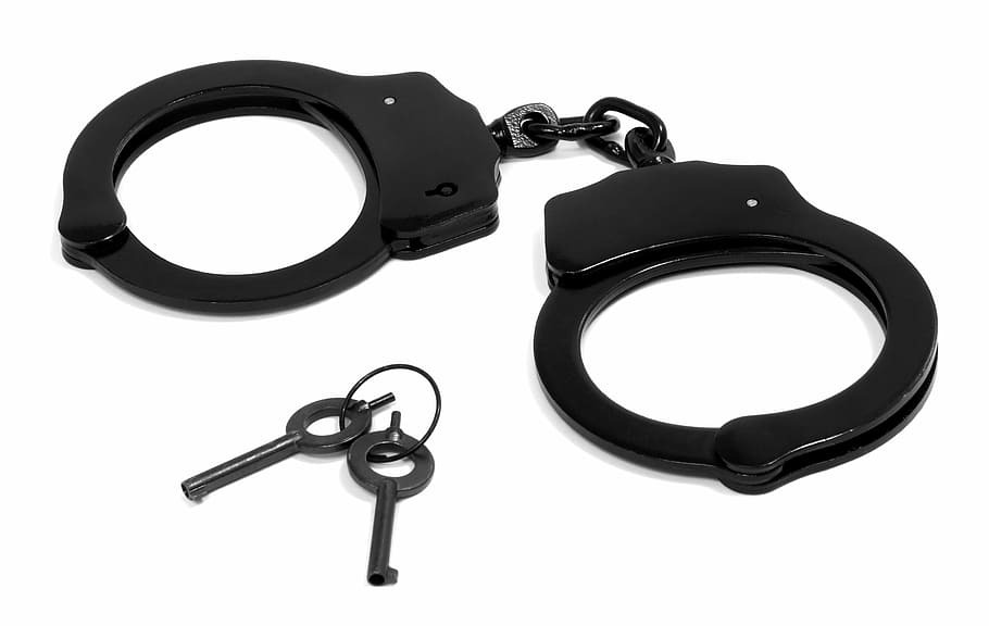 Омич получил 10 лет колонии за сбыт наркотиков в крупном размере