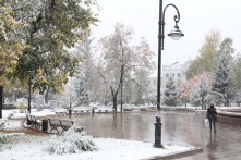 Омичам октябрь несет надежду на комфортную осень