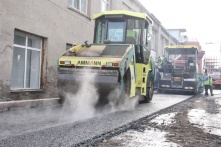 В центре Омска продолжается ремонт дорог