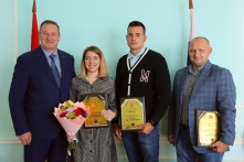 Спортсменам вручили губернаторскую премию «Доблесть»