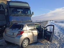 На трассе под Омском произошло массовое ДТП - столкнулись 5 машин