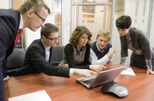 В России изменились правила выплаты аванса работникам