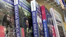 В учебниках истории предложили рассказывать о добровольцах и тыловиках