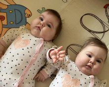 Двойняшкам Варе и Лере нужны деньги на лечение