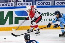 «Авангард» обыграл «Сибирь»