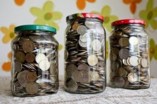 Более трети россиян хранят наличные накопления дома