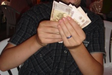 Жители Омской области получают за свой труд на 40% меньше, чем горожане