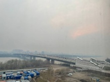 Омск затянуло едким дымом