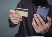 Омичка лишилась миллиона рублей, пытаясь заработать в интернете