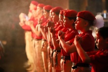 В Омске прошел флешмоб «Встанем!»