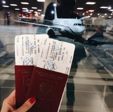 В России начали принимать заявления на оформление нового загранпаспорта