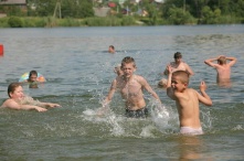 Роспотребнадзор разрешил родительские дни в лагерях