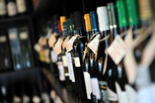 Омичей предупредили об опасном алкоголе