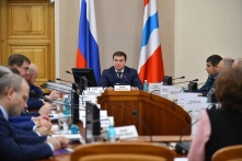 Омский губернатор Хоценко представил новую команду