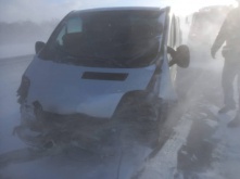 Масштабная авария с участием более 10 автомобилей и автобуса произошла на трассе в Омской области