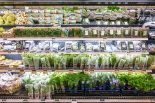 В Омске подорожали огурцы, помидоры и бананы