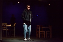 Омичей приглашают на спектакль «Рома, правда и подкасты» 