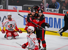 «Авангард» обыграл «Автомобилист»