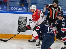 Омский «Авангард» уступил «Металлургу» со счетом 1:3