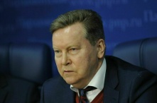 Депутат Нилов прокомментировал упреки в сторону мужчин, покупавших цветы на праздник