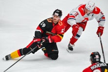 Омский «Авангард» вылетел из плей-офф после проигрыша «Локомотиву»