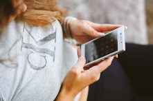 Зачем звонят с неизвестных номеров и сбрасывают