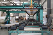 В Омске сотрудники сферы производства стали больше зарабатывать