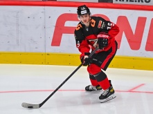 Нападающий омского «Авангарда» Владимир Ткачев впервые стал отцом