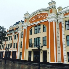 Омичи могу купить билеты в театр со скидкой