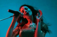 Артистов обяжет закон правильно вести себя на сцене