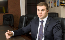 Губернатор объявил об увеличении региональной выплаты омским контрактникам