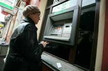 Платежи за ЖКУ до 60 тыс. рублей разрешили оплачивать без документов