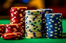 В России онлайн-казино предложили приравнять к треш-стримам