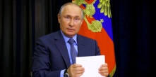 Путин поручил кабмину подготовить предложения о переезде госкомпаний в регионы