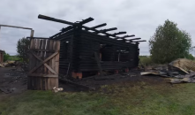 Очередной пожар в Окунево: гостиница превратилась в пепел