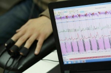 В России без проверки на полиграфе не возьмут в банк и полицию