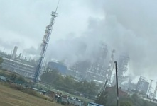 В Омске на крупнейшем в Евразии нефтезаводе произошел мощный взрыв
