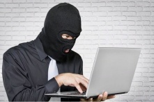 Омский программист потерял 1,8 миллиона рублей после общения с мошенниками